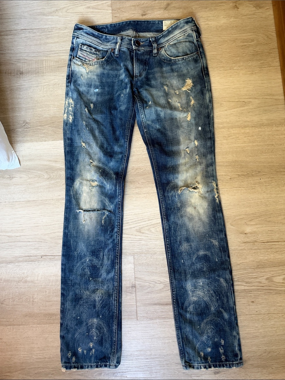 Diesel woman’s Distressed Dark Blue Straight leg Jeans